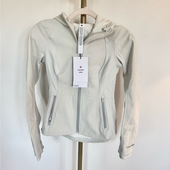 NWT Women's Lululemon Cross Chill JacketBone colorSize XXS